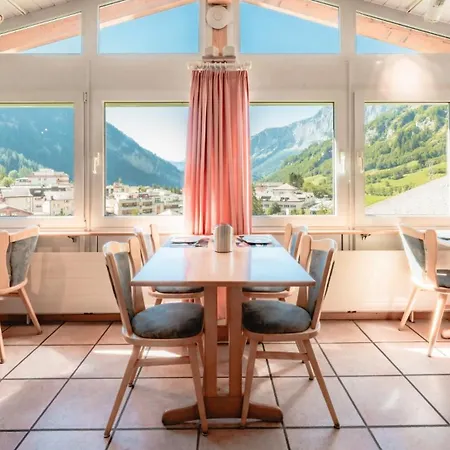 Paradis-leukerbad-therme 洛伊克巴德