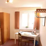 Paradis-leukerbad-therme ホテル