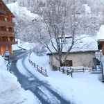 Paradis-leukerbad-therme ホテル